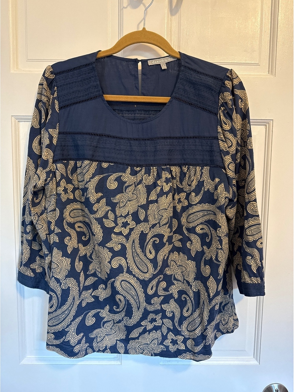 Daniel Rainn Navy and Cream Paisley Blouse Size Large